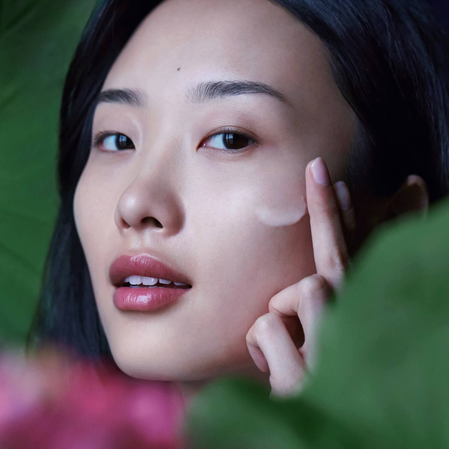 LOTUS AHA GENTLE RESURFACING SERUM (SUERO DE NOCHE REJUVENECEDOR)